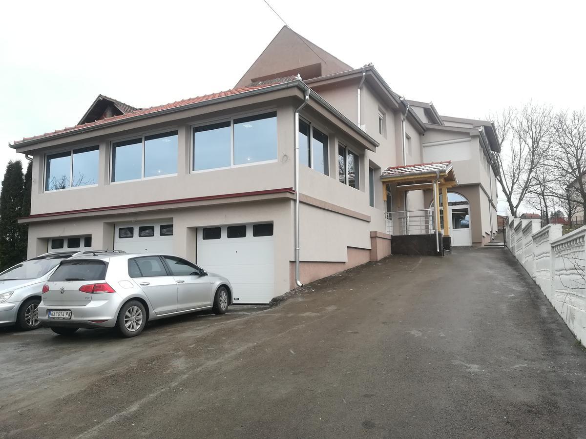 Karavan 123 Raška Εξωτερικό φωτογραφία