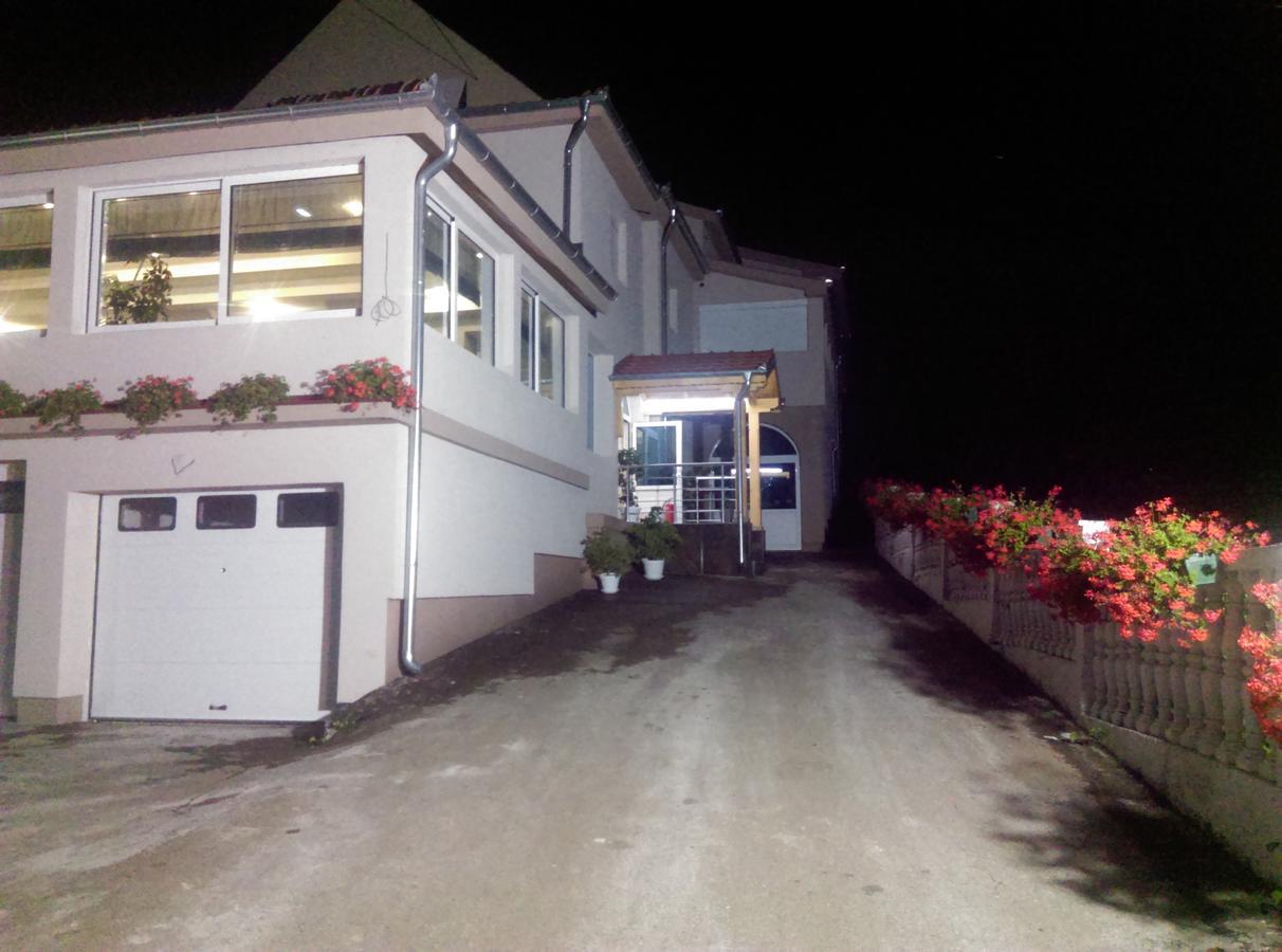 Karavan 123 Raška Εξωτερικό φωτογραφία
